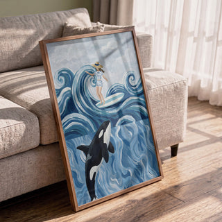 Chica surfista y orca - HUGO